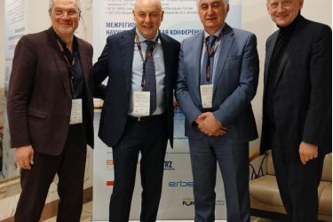 1000040673 1000040673